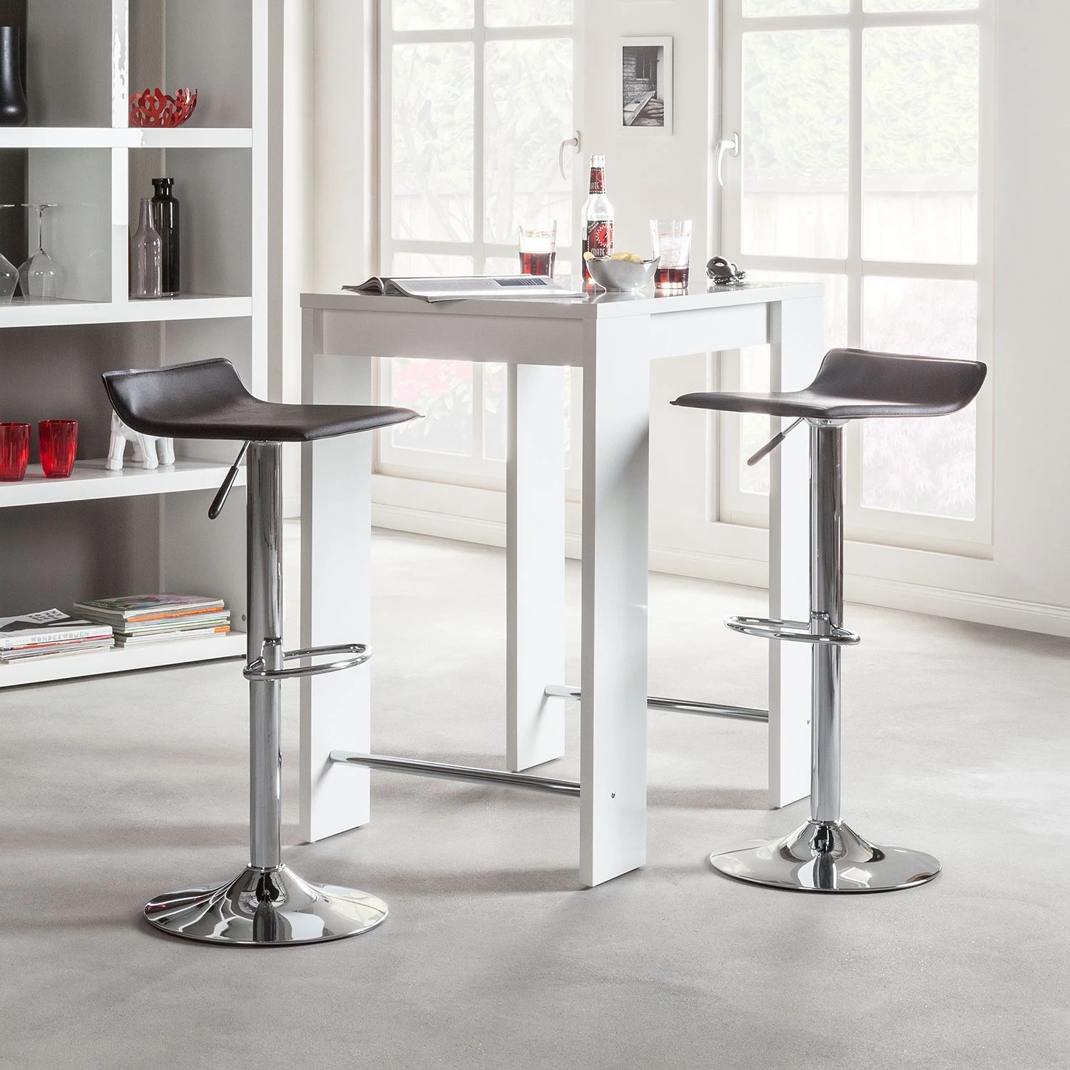 Mooved Tabourets de bar Soraia (lot de 2) - Noir / Chrome 2 Mooved Tabourets de bar Soraia (lot de 2) - Noir / Chrome – Image 2